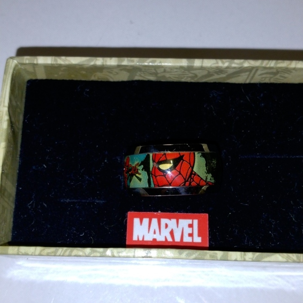 Spiderman size 8 Marvel ring